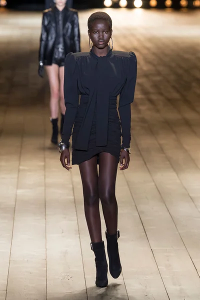 Look 15